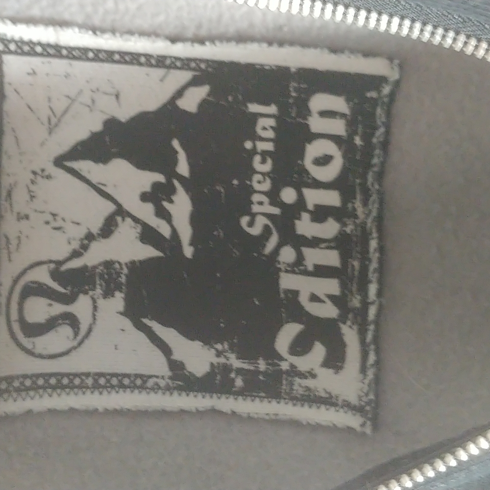 Lululemon scuba hoodie. Size 4. - Picture 3 of 3